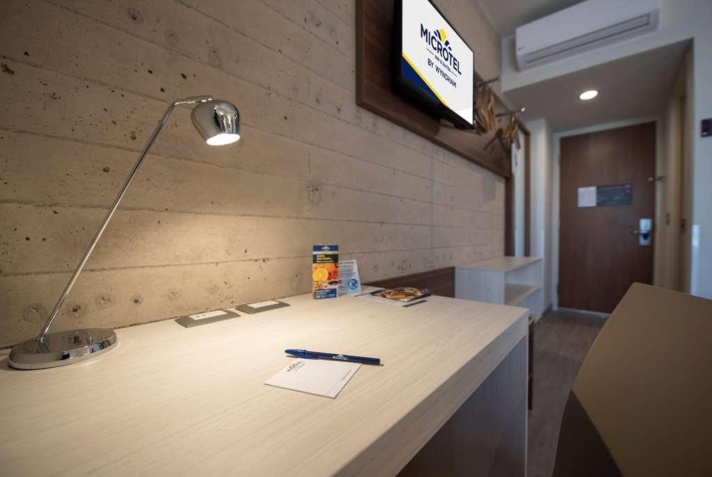 Microtel Inn & Suites By Wyndham Irapuato Camera foto