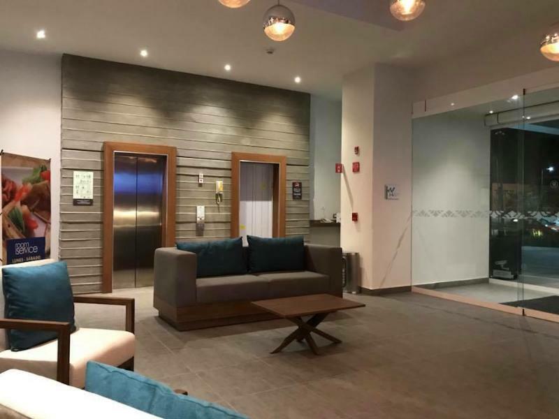 Microtel Inn & Suites By Wyndham Irapuato Esterno foto
