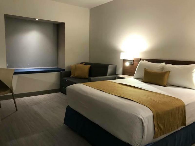 Microtel Inn & Suites By Wyndham Irapuato Esterno foto