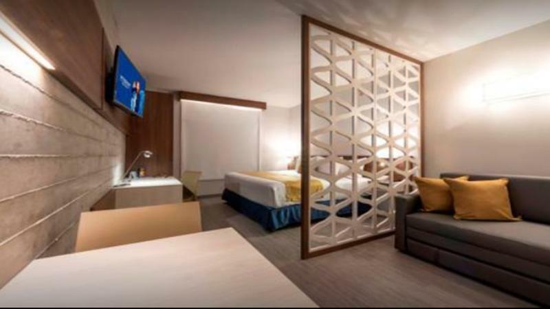 Microtel Inn & Suites By Wyndham Irapuato Esterno foto