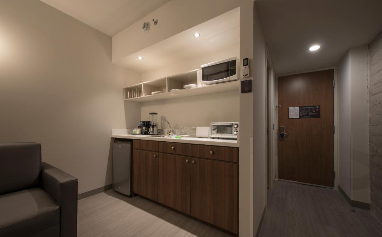 Microtel Inn & Suites By Wyndham Irapuato Esterno foto